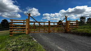 Double Yeoman Gates
